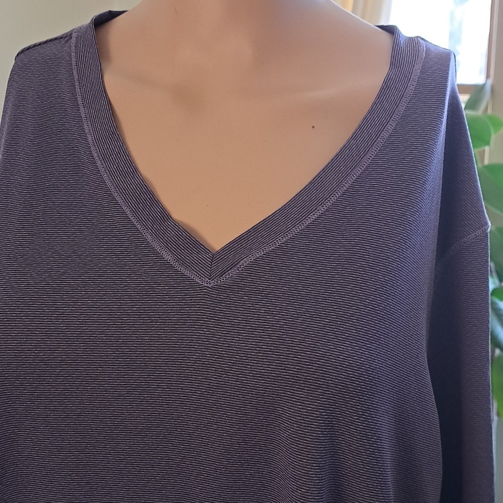 .ia Sport 1X V-Neck Long Sleeve Women's Top - Purple Ptp 24" - Picture 2 of 8